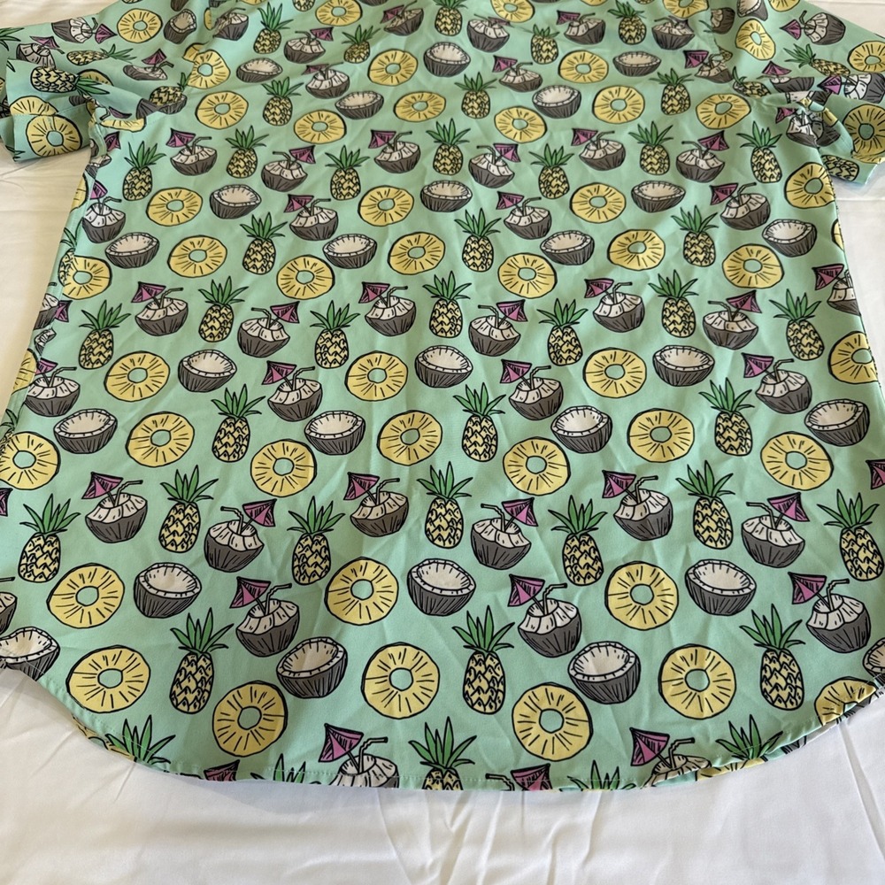Chubbies Button Down Shirt Mens Large Excellent Pineapple/Coconut Tropical Print - Picture 11 of 11